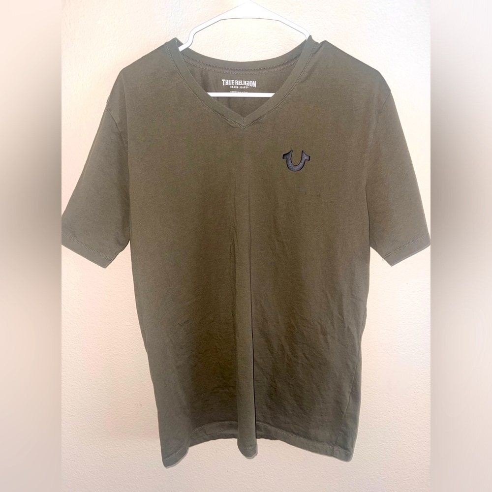 True Religion Mens V Neck Army Green T-Shirt size XL‎